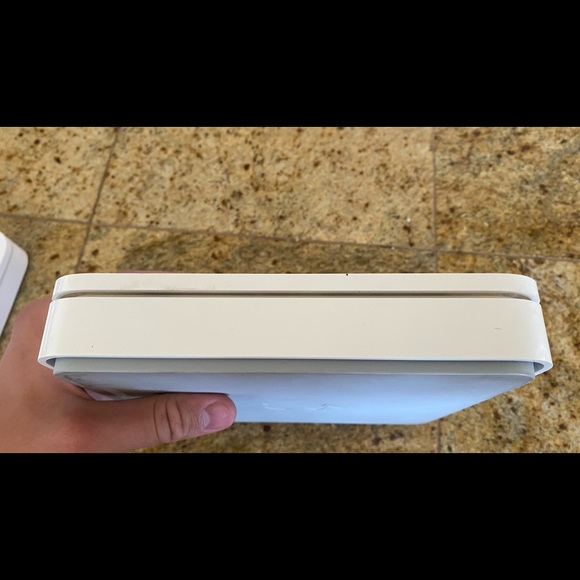 Apple A1408 Airport Extreme Base Station 5th
Gen WirelessRouter and - Picture 15 of 16